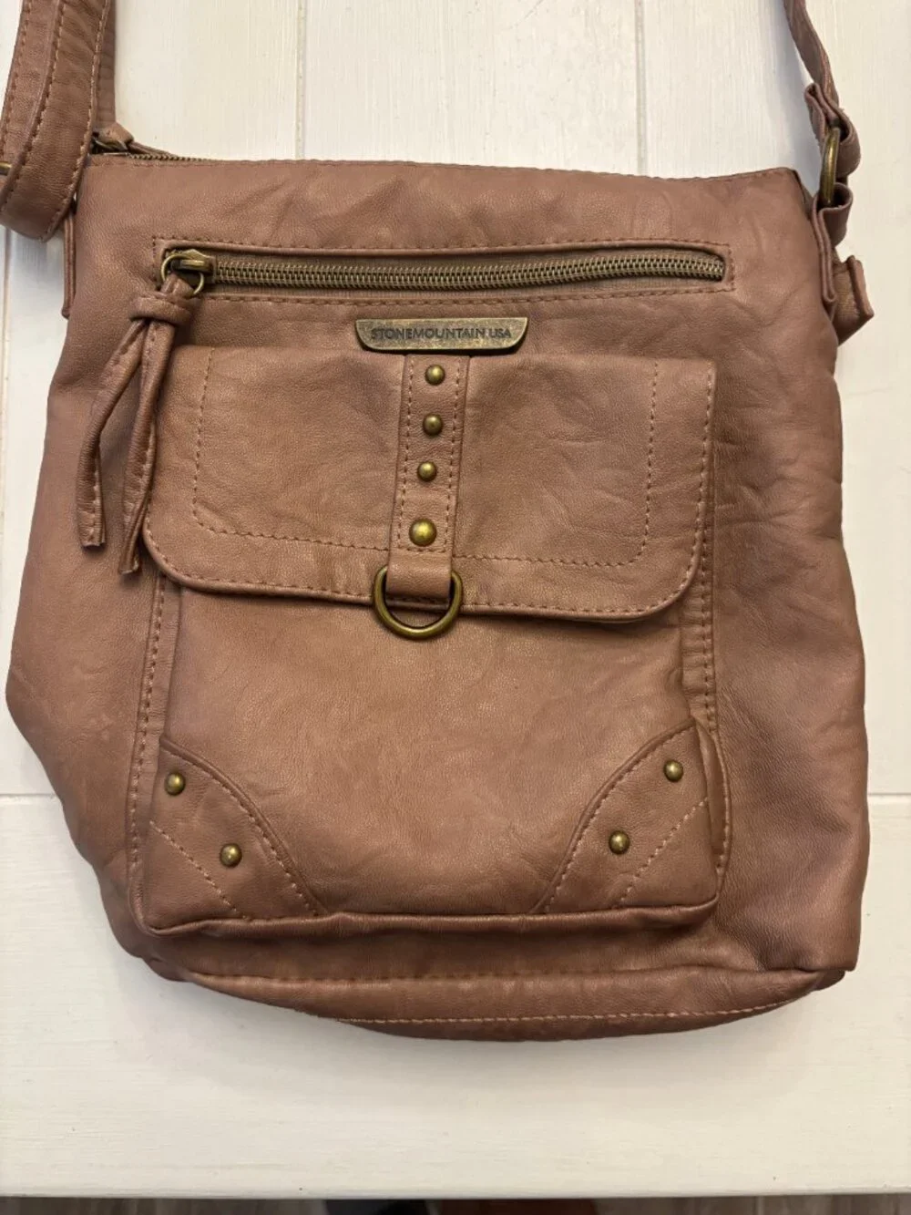 Stone Mountain USA Leather Crossbody Bag Taupe Mauve Organizer Purse